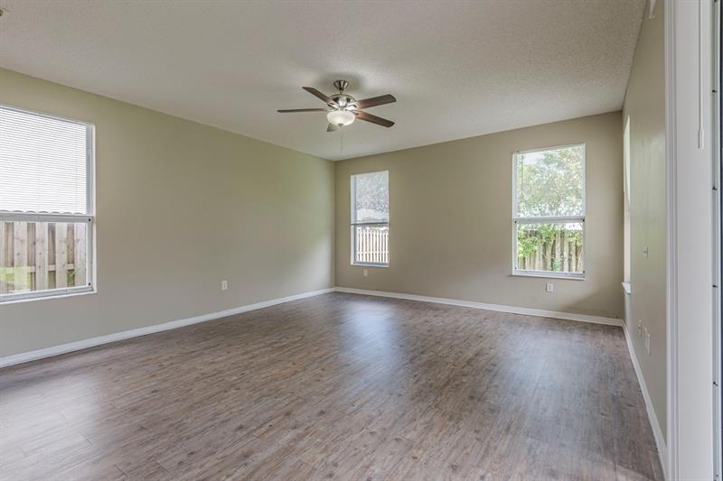 Image 18 of 44 For 14951 157th Ct