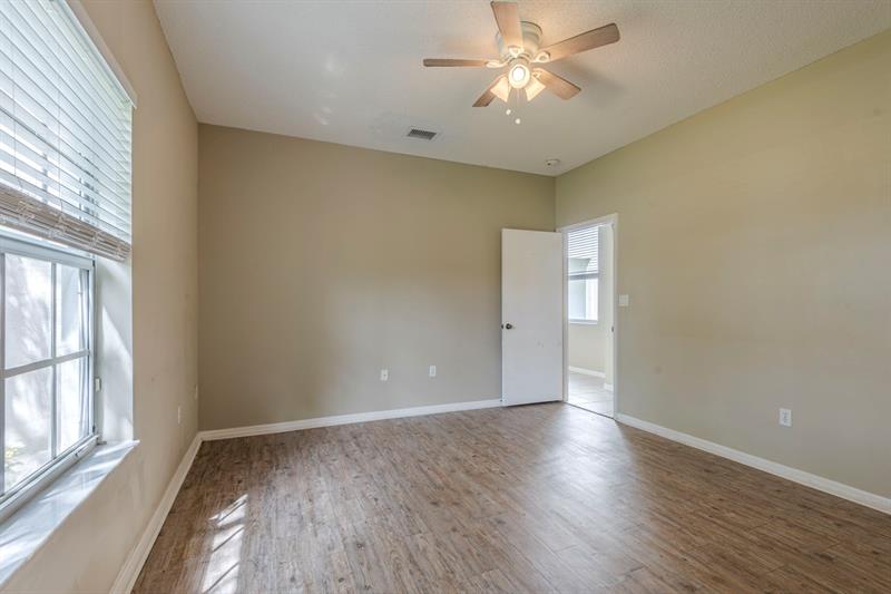 Image 22 of 44 For 14951 157th Ct