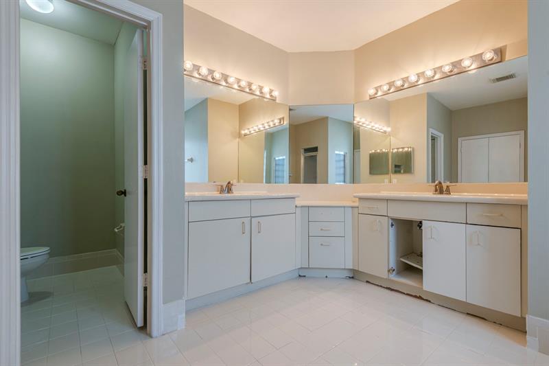 Image 28 of 44 For 14951 157th Ct