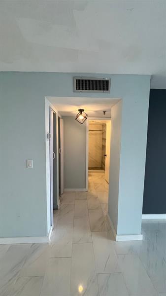 Image 15 of 44 For 900 195th St  314