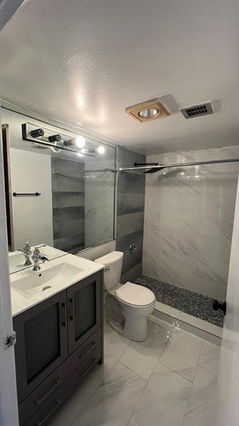 Image 16 of 44 For 900 195th St  314