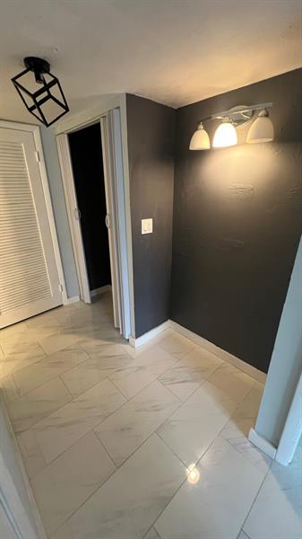 Image 26 of 44 For 900 195th St  314