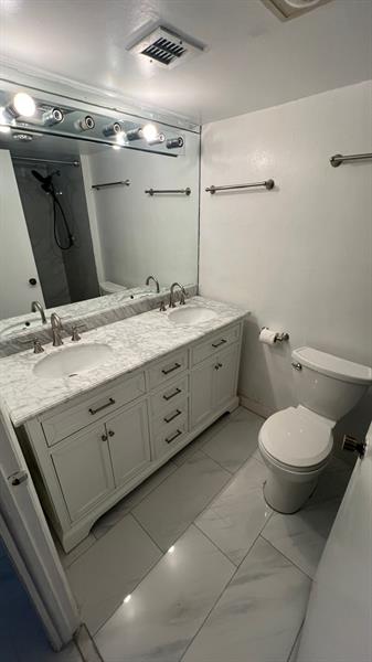 Image 28 of 44 For 900 195th St  314