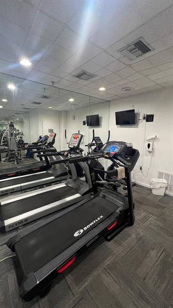 Image 33 of 44 For 900 195th St  314