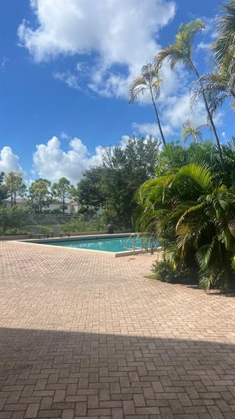 Image 34 of 44 For 900 195th St  314