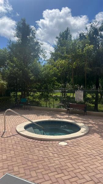 Image 35 of 44 For 900 195th St  314