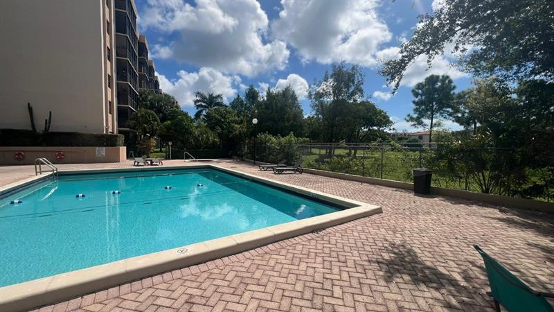 Image 37 of 44 For 900 195th St  314