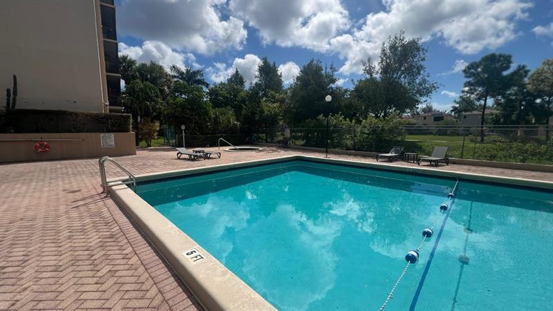 Image 38 of 44 For 900 195th St  314