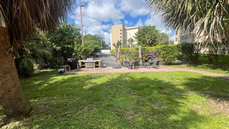 Image 39 of 44 For 900 195th St  314