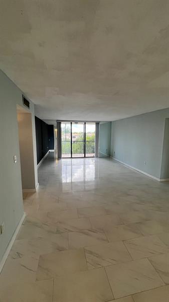 Image 9 of 44 For 900 195th St  314