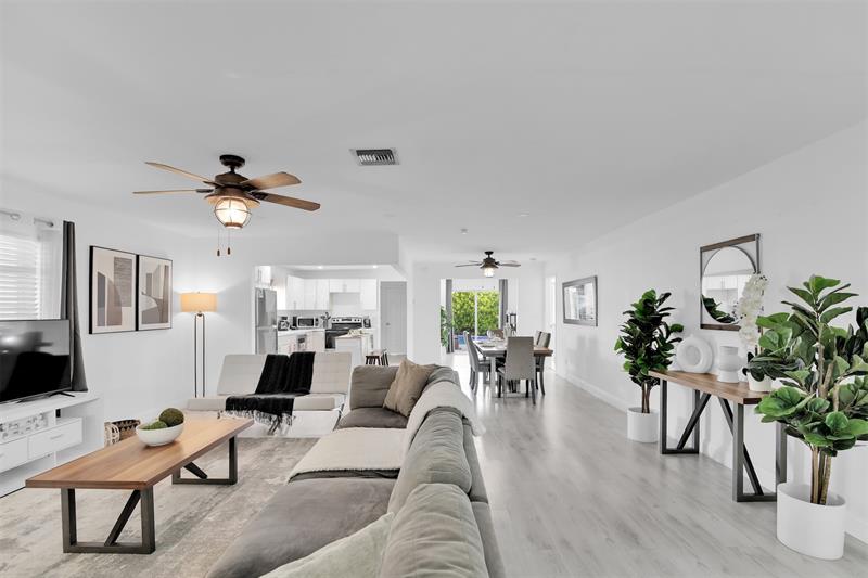 Image 15 of 27 For 214 6th St  