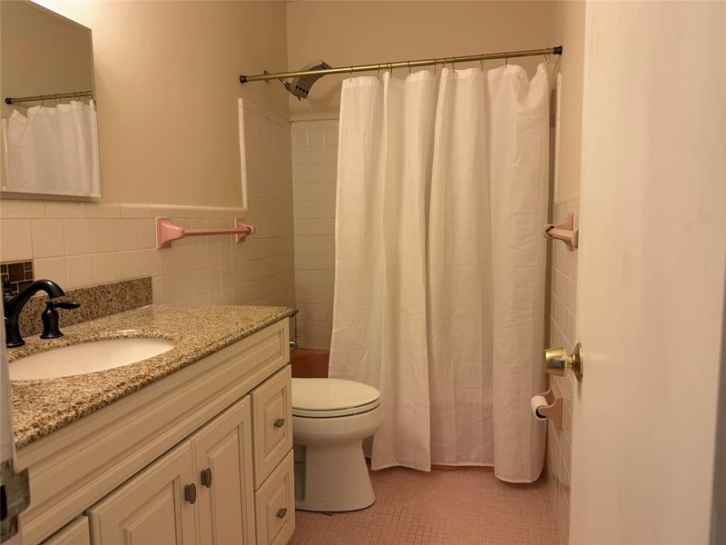 Image 15 of 22 For 2131 42nd Ct  202e