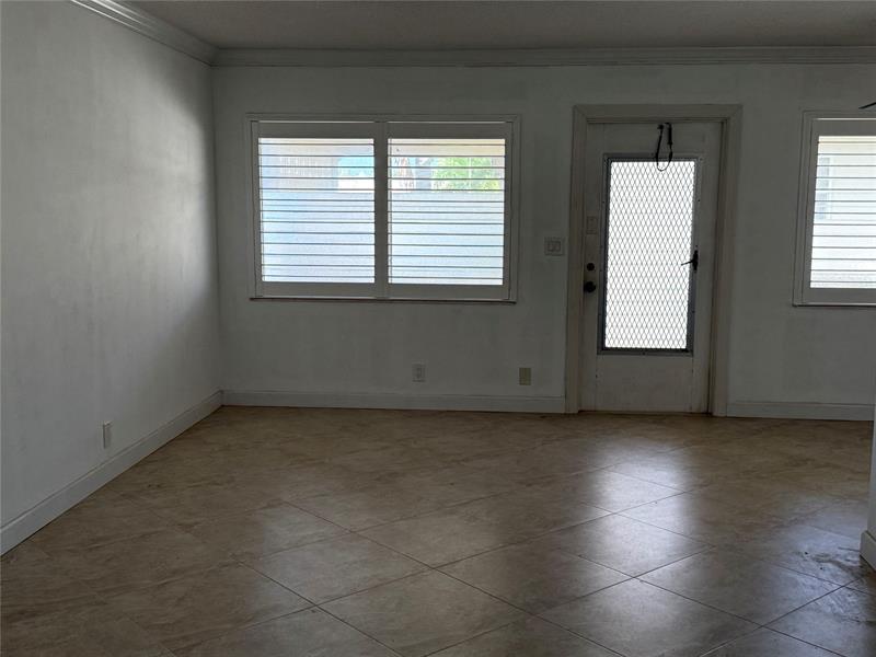 Image 4 of 22 For 2131 42nd Ct  202e