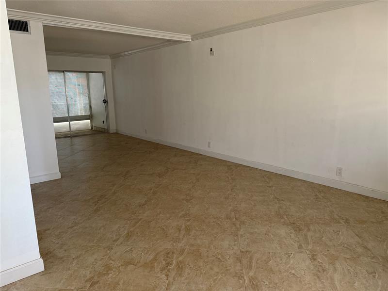 Image 7 of 22 For 2131 42nd Ct  202e