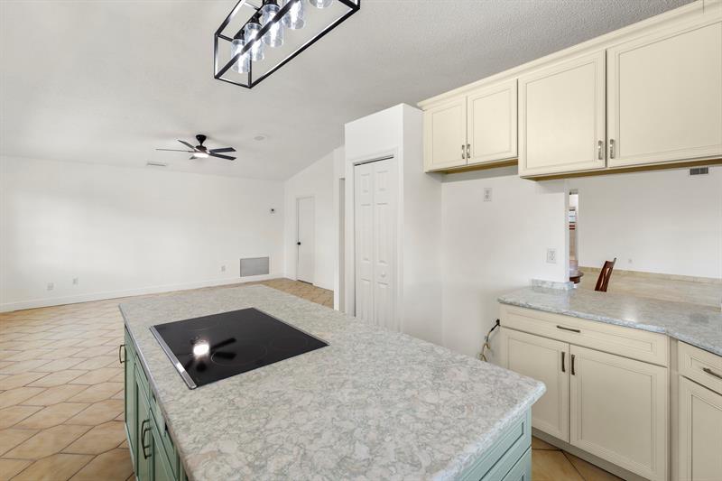 Image 17 of 38 For 825 Whippoorwill Trl
