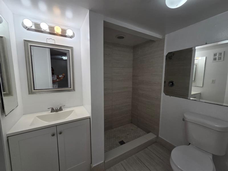 Image 10 of 30 For 7901 Colony Cir  101