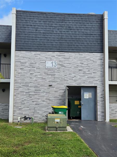 Image 15 of 30 For 7901 Colony Cir  101