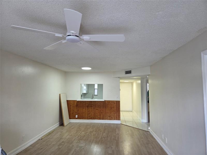 Image 19 of 30 For 7901 Colony Cir  101