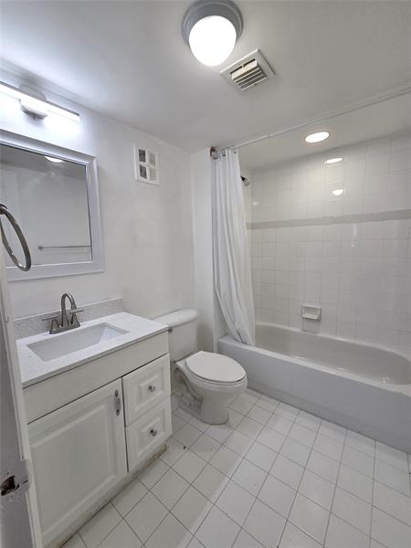 Image 20 of 30 For 7901 Colony Cir  101