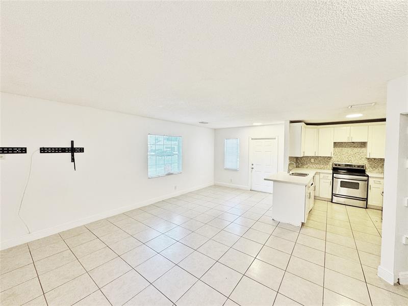 Image 10 of 37 For 1136 5th Ct  