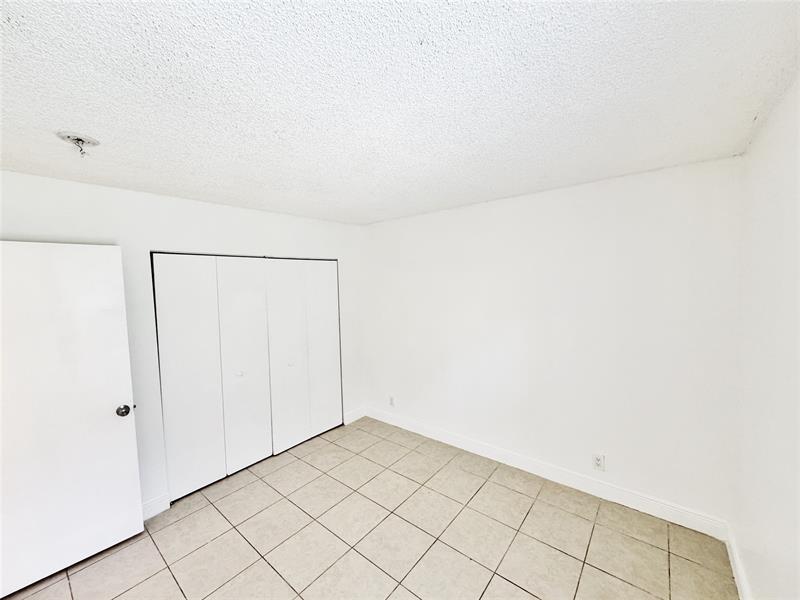 Image 13 of 37 For 1136 5th Ct  