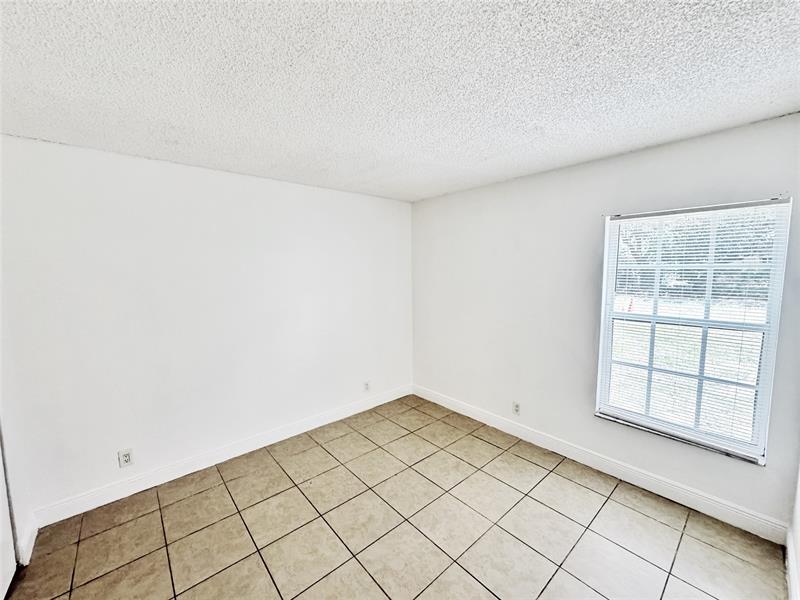 Image 14 of 37 For 1136 5th Ct  