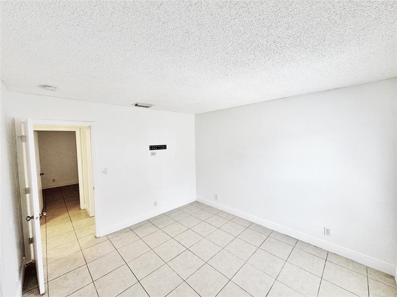 Image 16 of 37 For 1136 5th Ct  