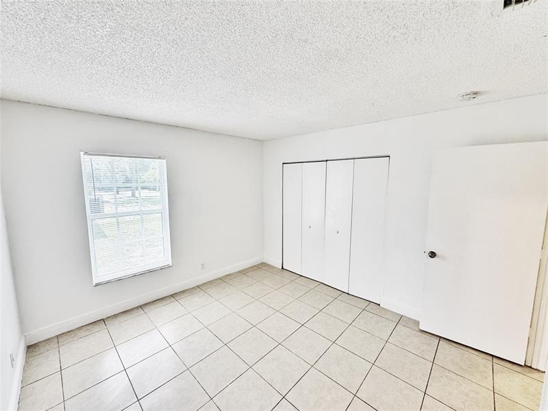 Image 17 of 37 For 1136 5th Ct  