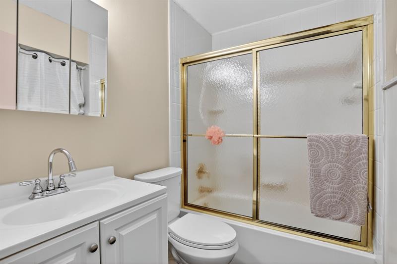 Image 18 of 19 For 3817 84th Ave
