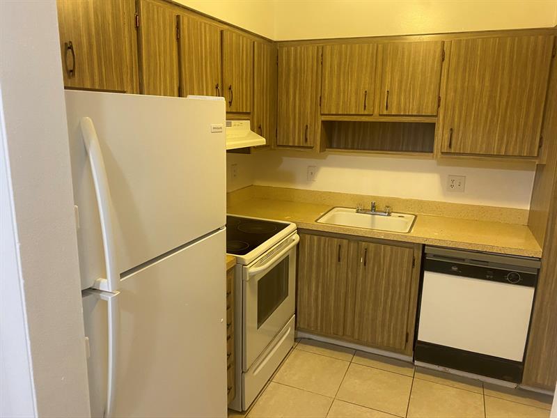 Image 7 of 17 For 4328 6th St  206