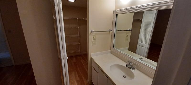 Image 9 of 11 For 6751 University Dr  124
