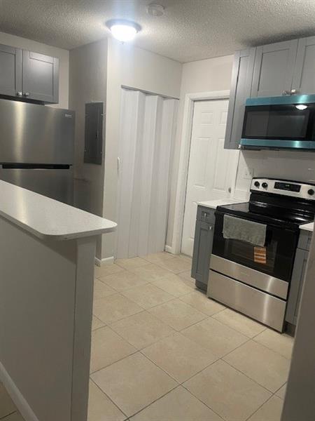 Image 4 of 21 For 322 2nd St  