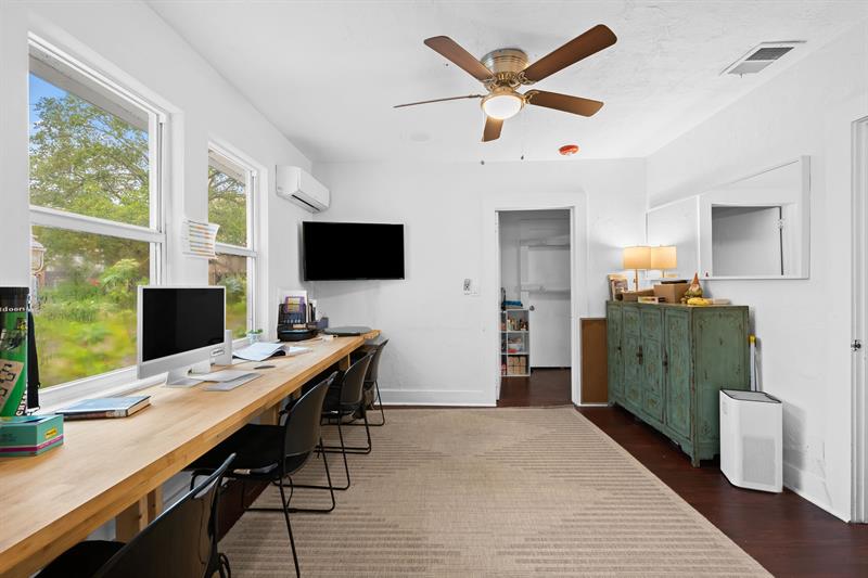 Image 13 of 18 For 746 3rd Ave & Ne 8th St