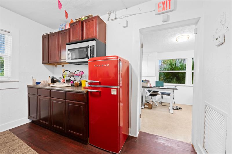 Image 18 of 18 For 746 3rd Ave & Ne 8th St