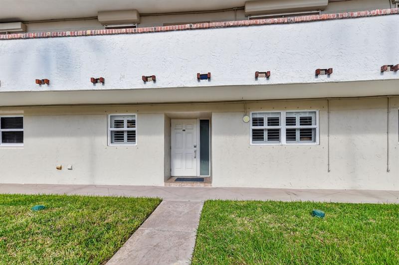 Image 10 of 43 For 1537 Hillsboro Blvd  138