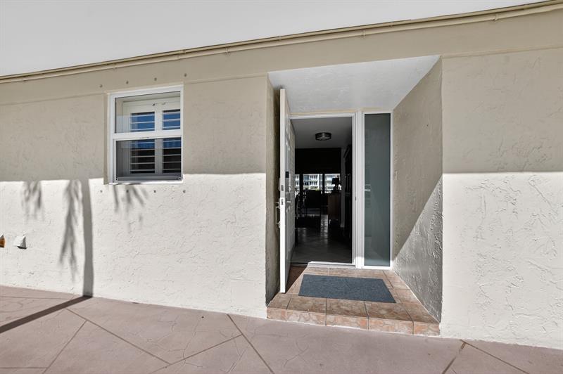 Image 12 of 43 For 1537 Hillsboro Blvd  138