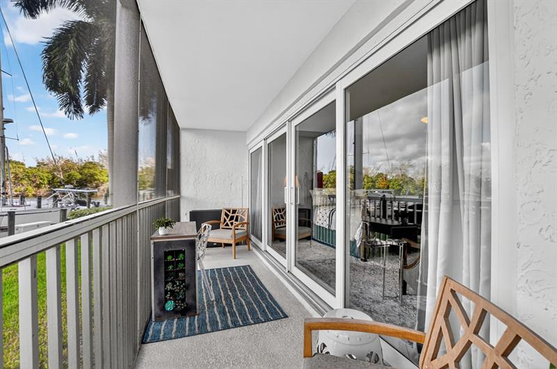 Image 3 of 43 For 1537 Hillsboro Blvd  138