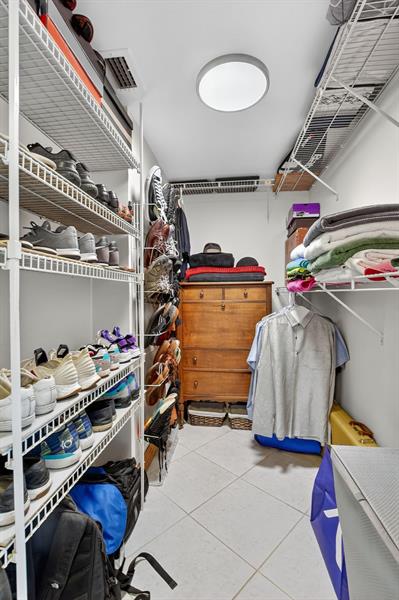 Image 31 of 43 For 1537 Hillsboro Blvd  138