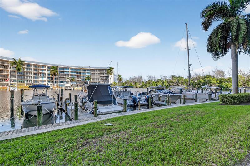 Image 42 of 43 For 1537 Hillsboro Blvd  138