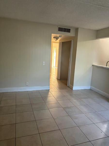 Image 4 of 18 For 704 Meadows Circle 704