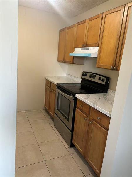 Image 5 of 18 For 704 Meadows Circle 704