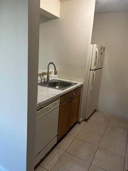 Image 6 of 18 For 704 Meadows Circle 704