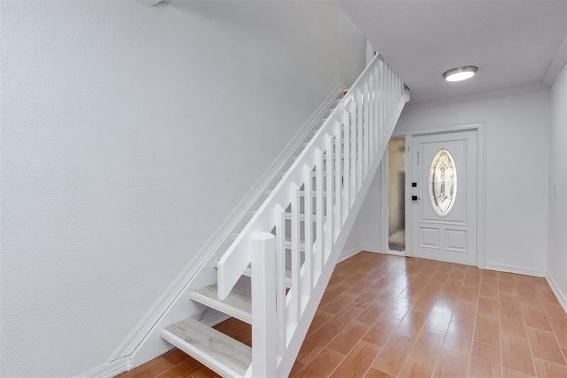 Image 21 of 41 For 7950 11th Ct