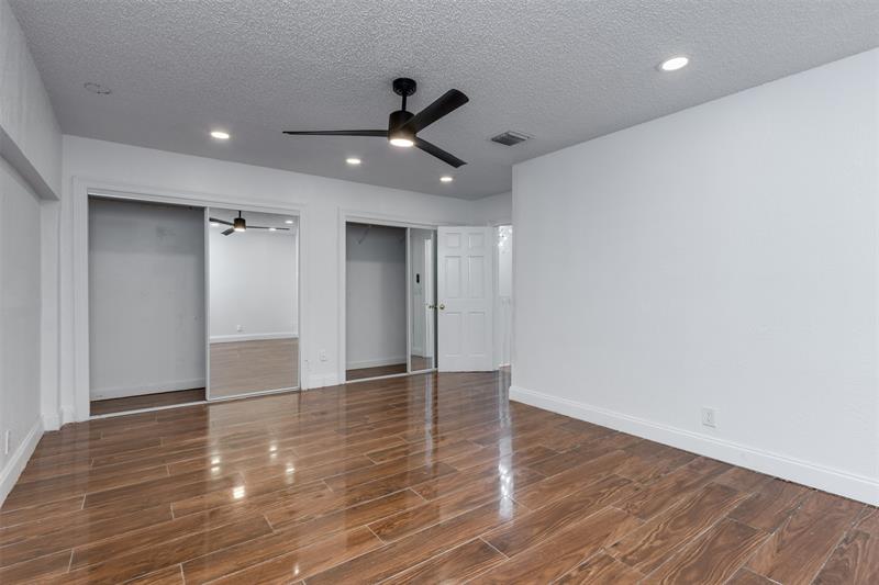 Image 24 of 41 For 7950 11th Ct