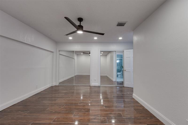 Image 25 of 41 For 7950 11th Ct