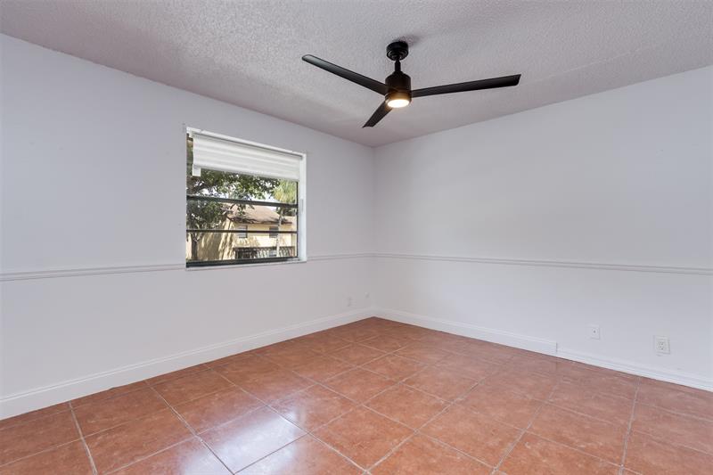 Image 30 of 41 For 7950 11th Ct