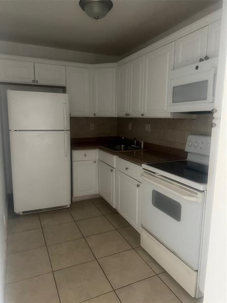 Image 4 of 12 For 1021 45th St  5