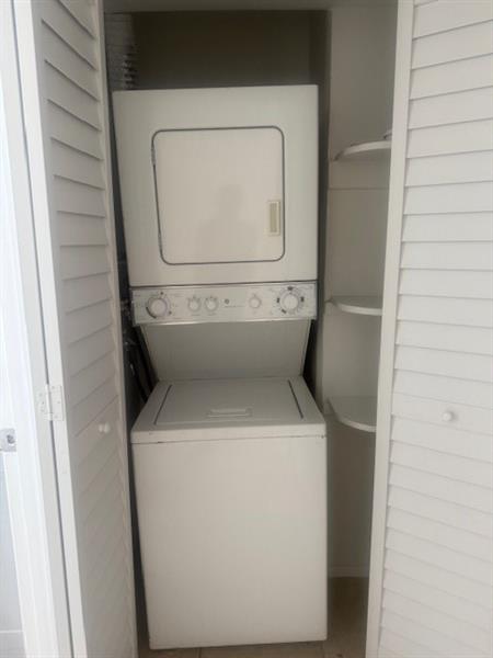 Image 5 of 12 For 1021 45th St  5