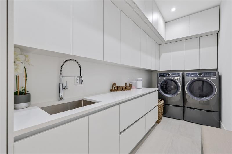 Image 30 of 39 For 8795 Valencia Ct