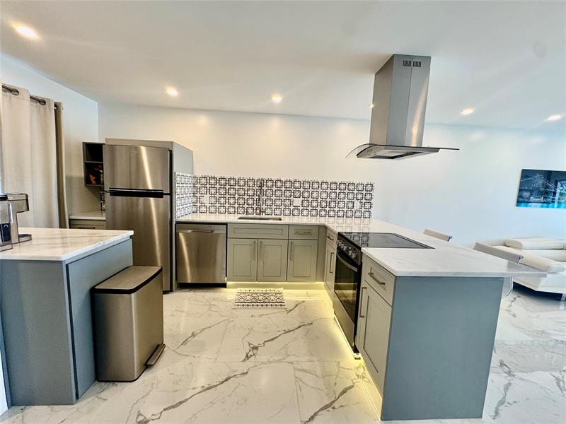 Image 4 of 17 For 4100 Tivoli Ct  201